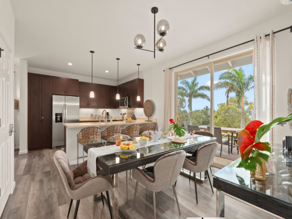Your Dream Hawaiian Retreat Awaits in Makaha Valley - Luxury 4-Bedroom Home